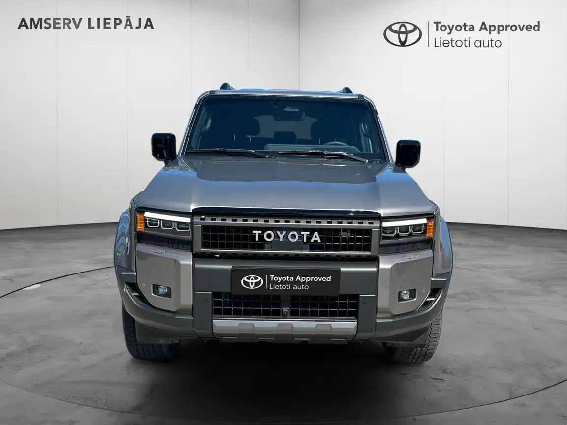 TOYOTA LAND CRUISER