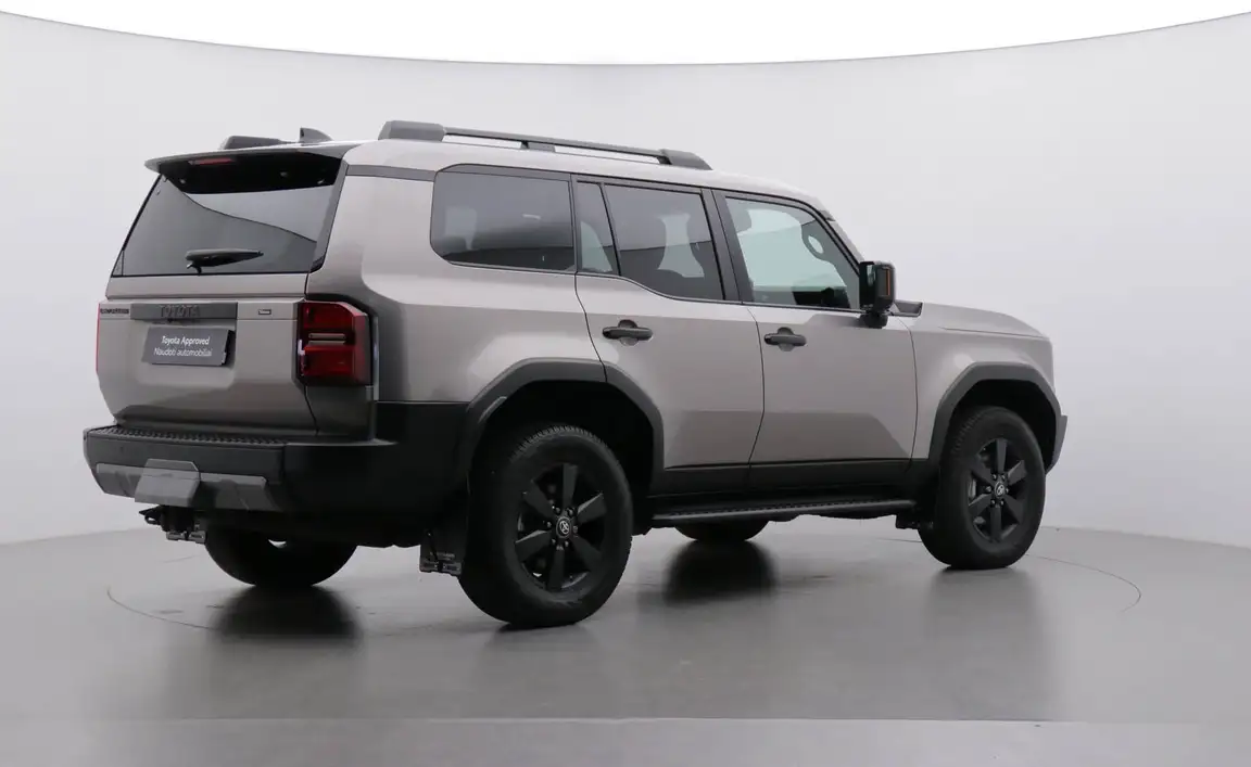 TOYOTA LAND CRUISER