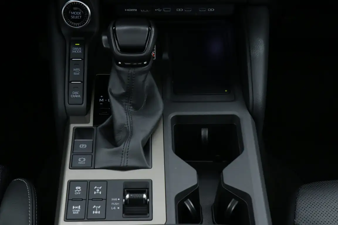 TOYOTA LAND CRUISER