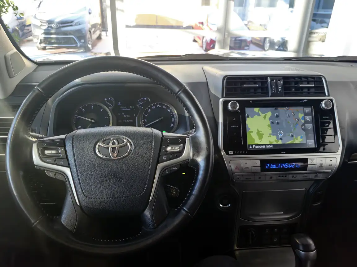 TOYOTA LAND CRUISER