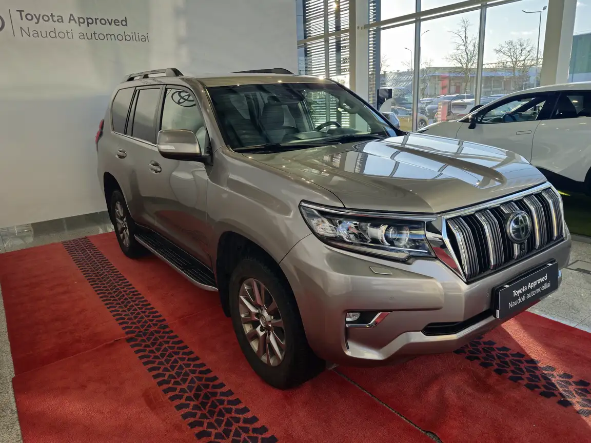 TOYOTA LAND CRUISER