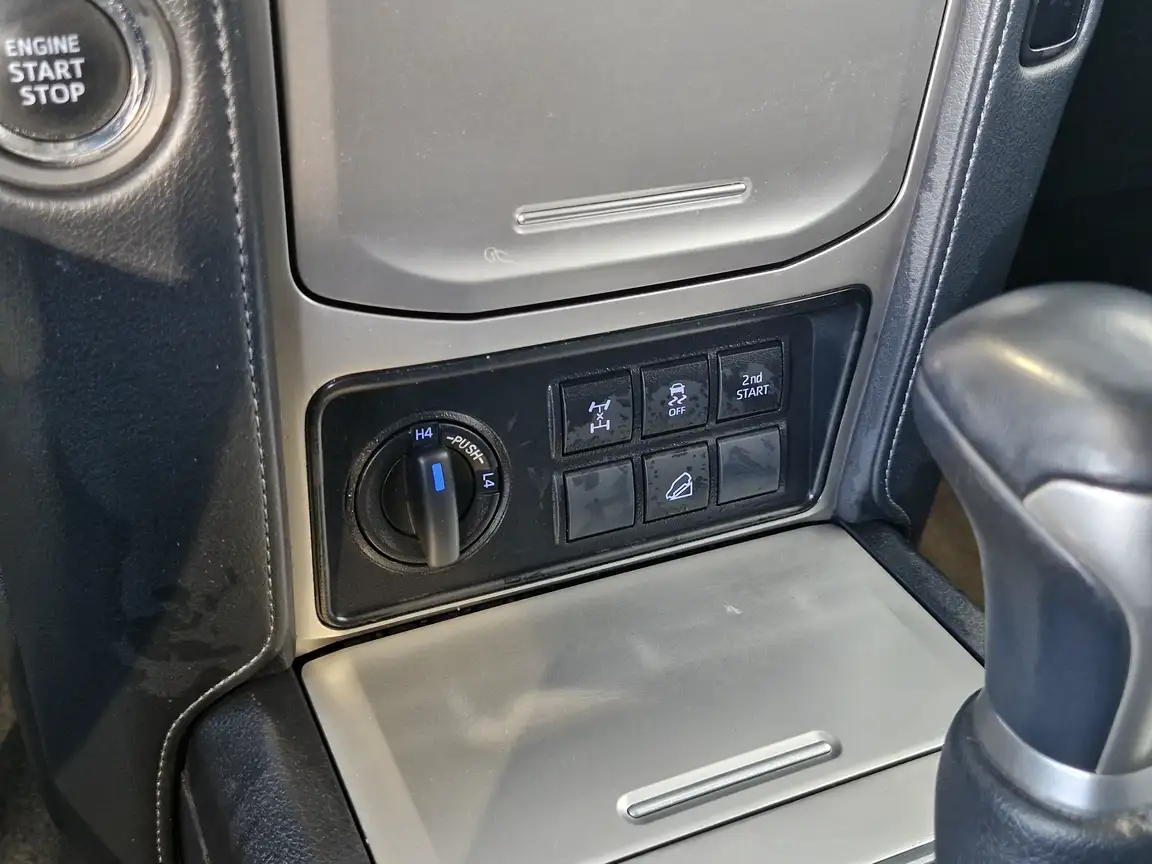 TOYOTA LAND CRUISER