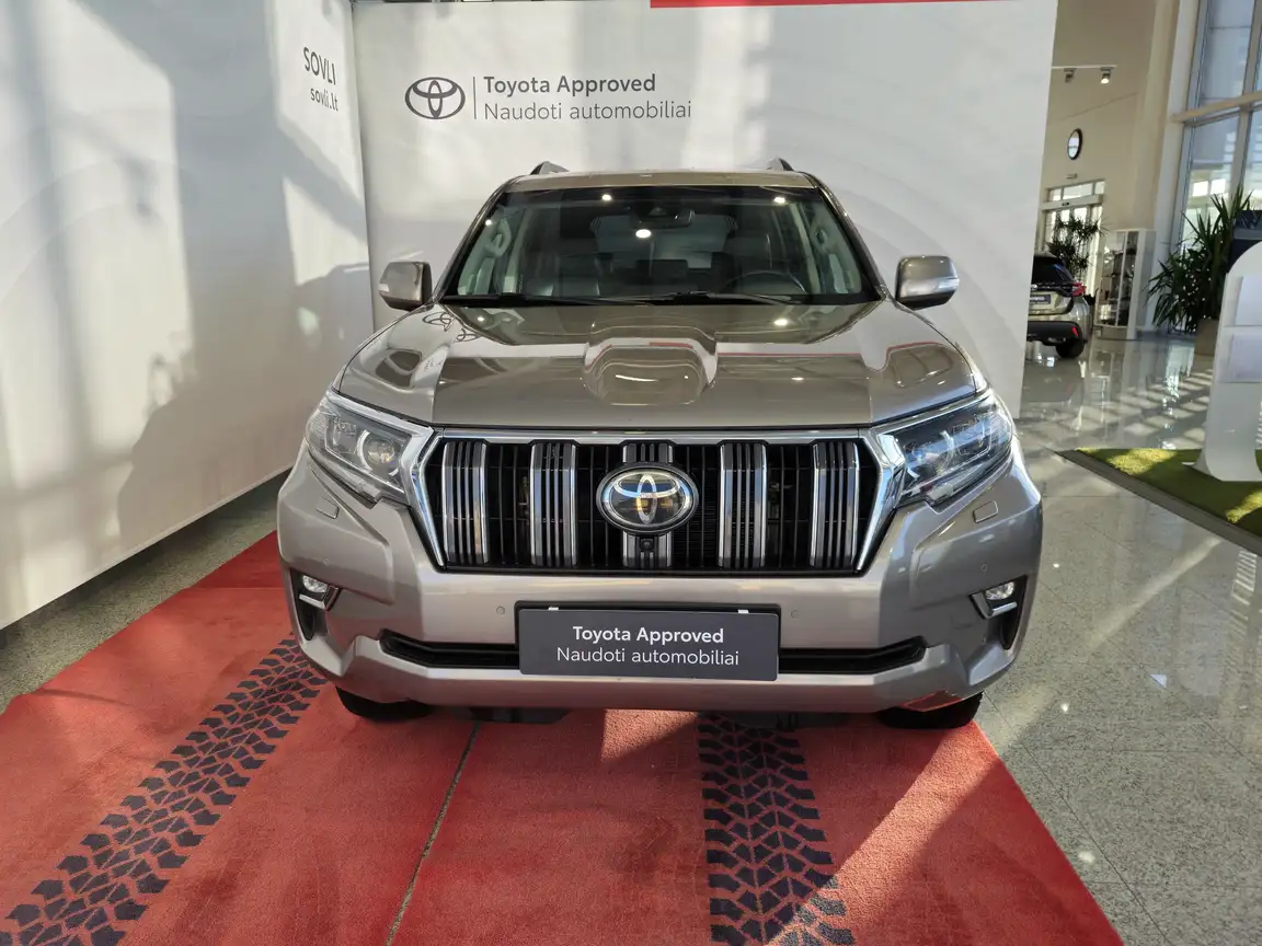 TOYOTA LAND CRUISER