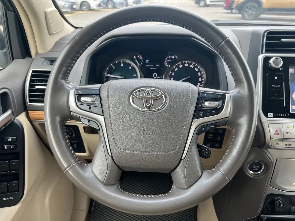 TOYOTA LAND CRUISER