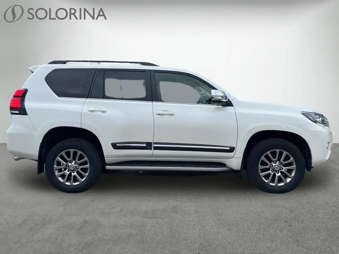 TOYOTA LAND CRUISER