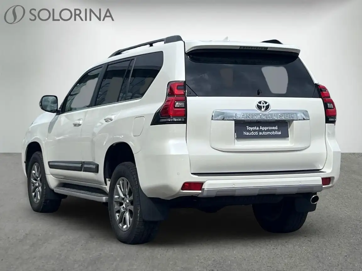 TOYOTA LAND CRUISER