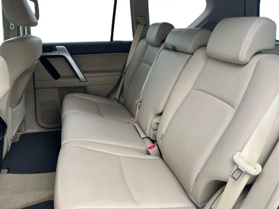 TOYOTA LAND CRUISER