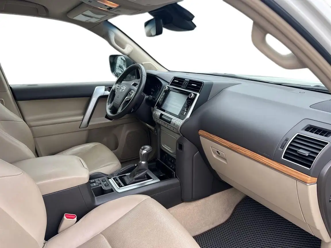 TOYOTA LAND CRUISER