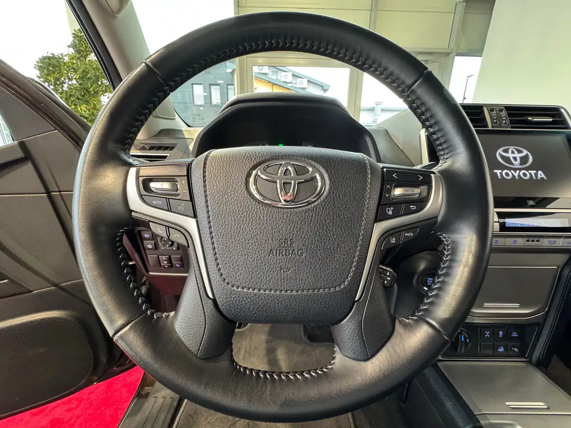 TOYOTA LAND CRUISER