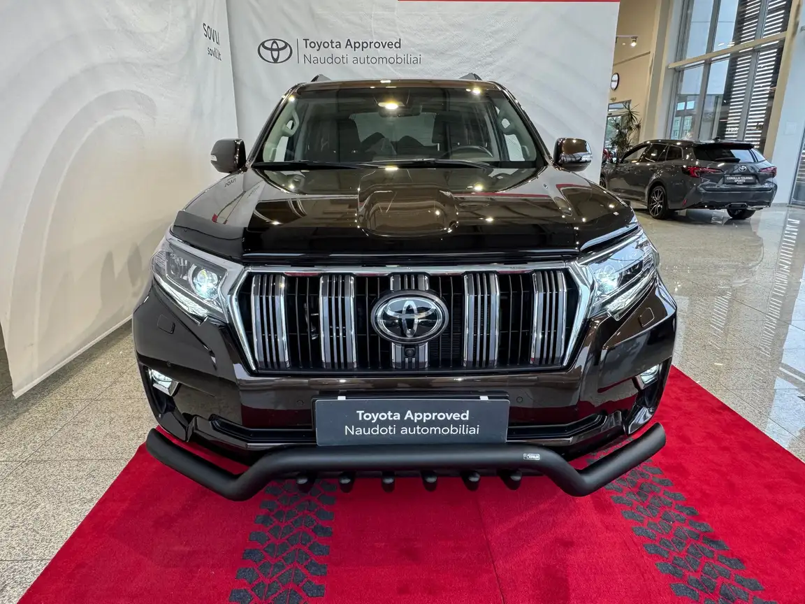 TOYOTA LAND CRUISER