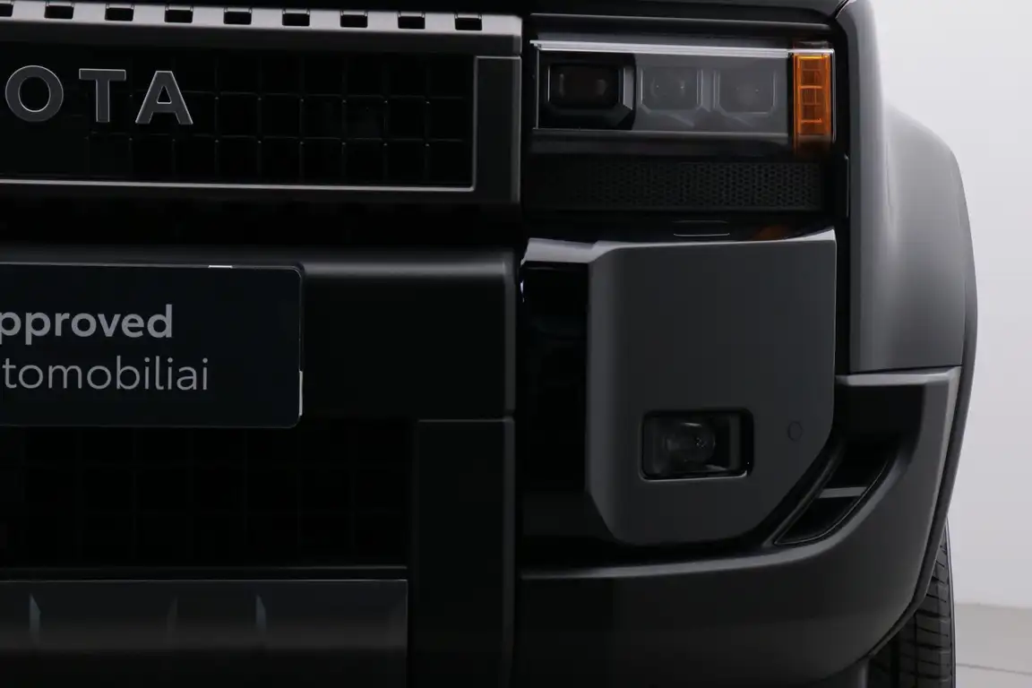 TOYOTA LAND CRUISER