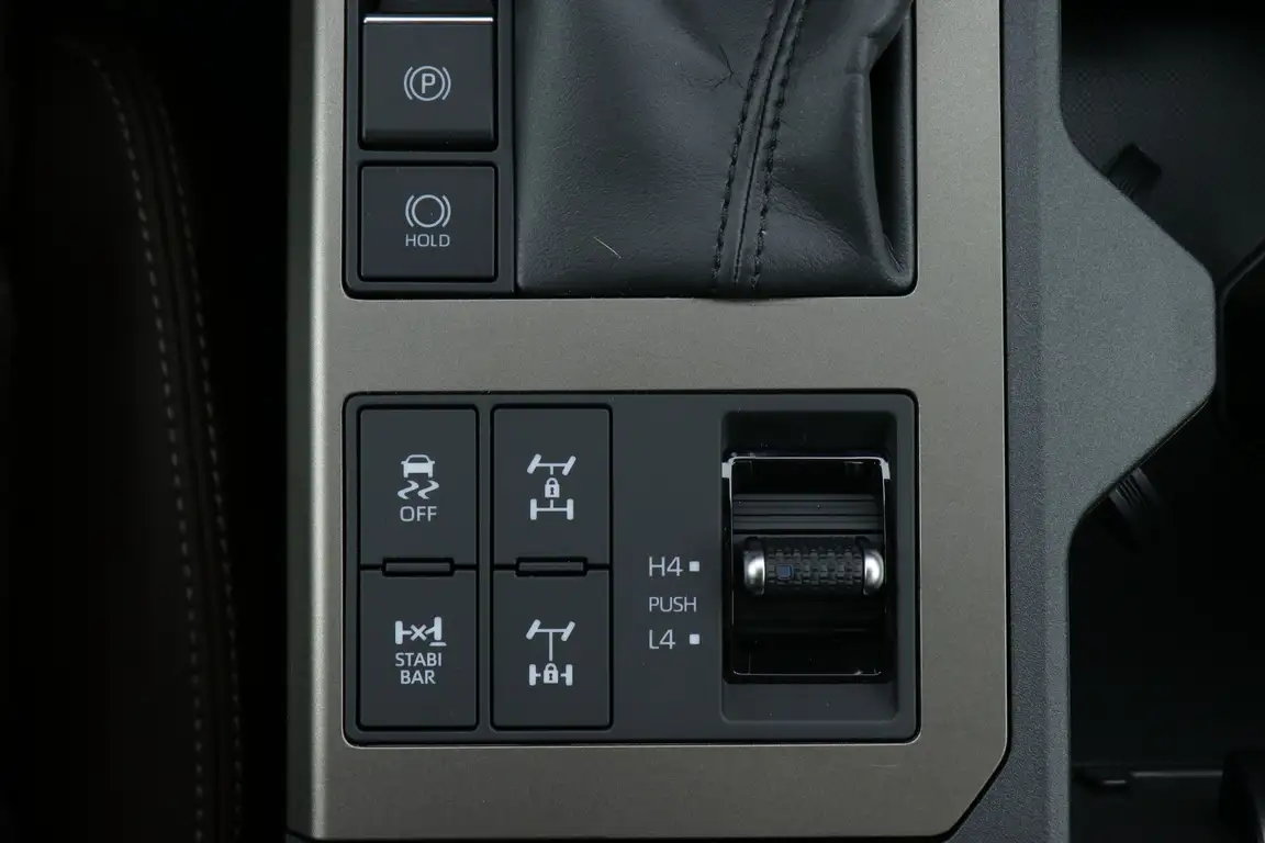 TOYOTA LAND CRUISER