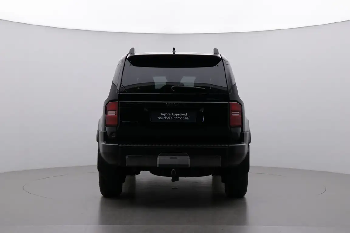 TOYOTA LAND CRUISER