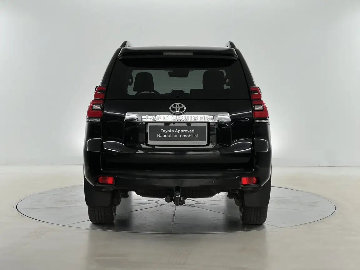 TOYOTA LAND CRUISER