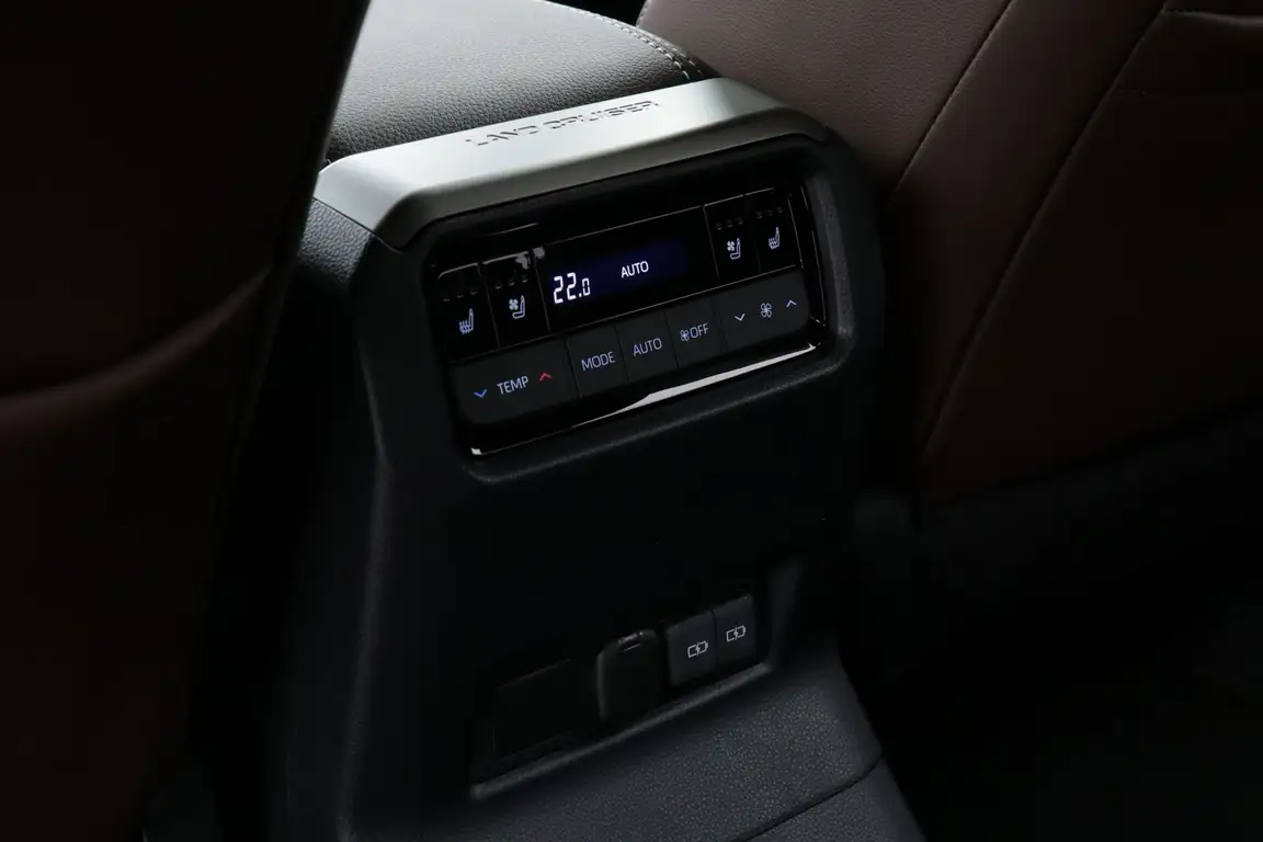 TOYOTA LAND CRUISER