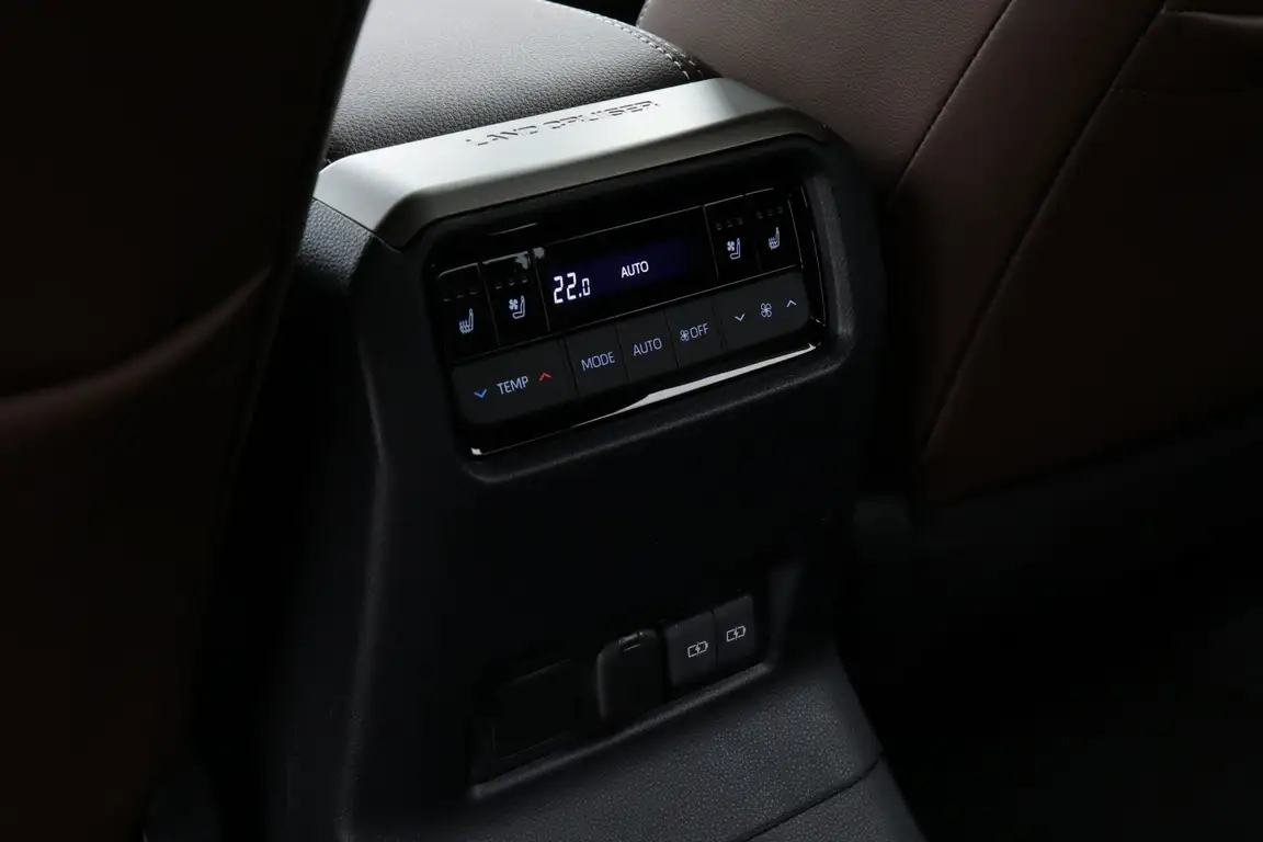 TOYOTA LAND CRUISER