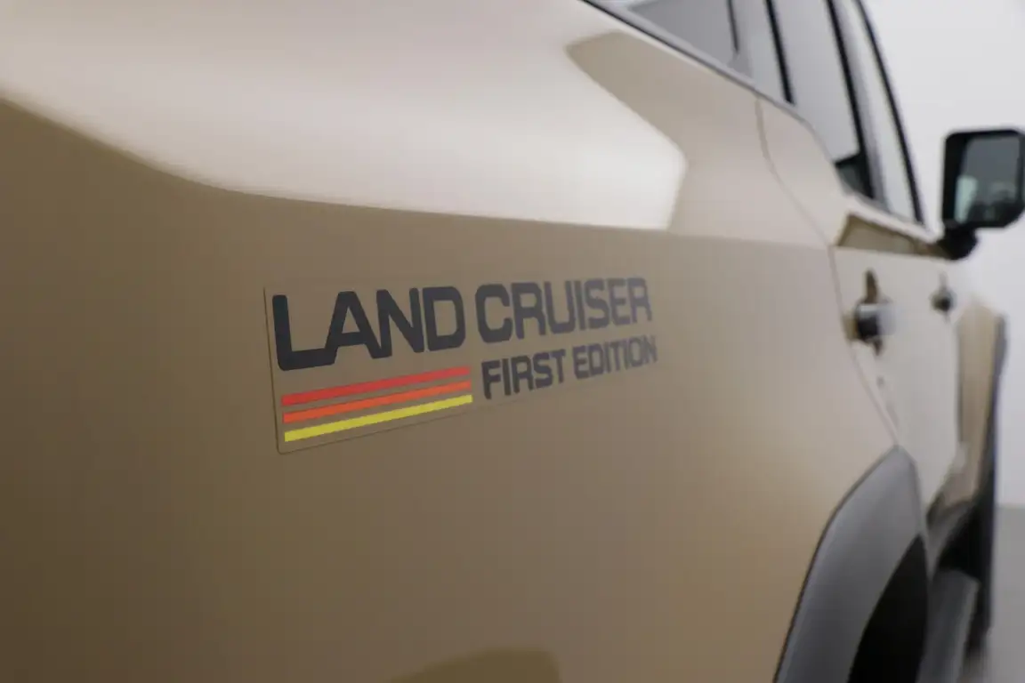 TOYOTA LAND CRUISER