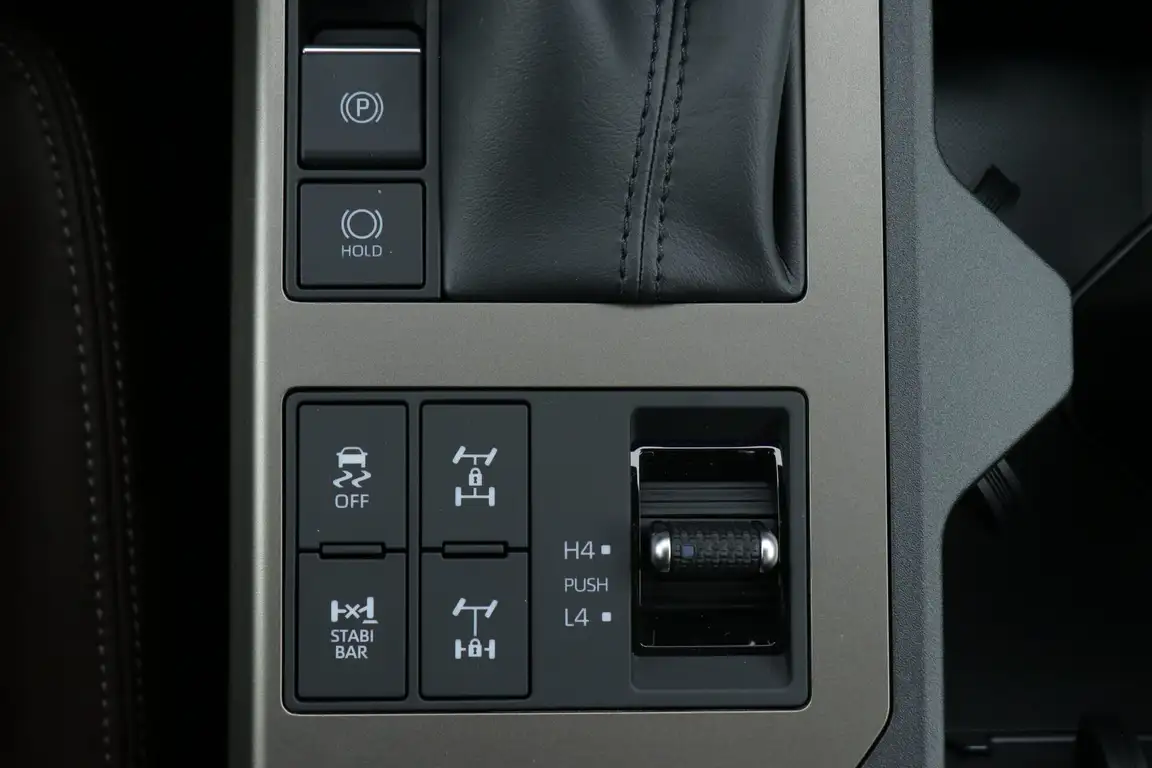 TOYOTA LAND CRUISER