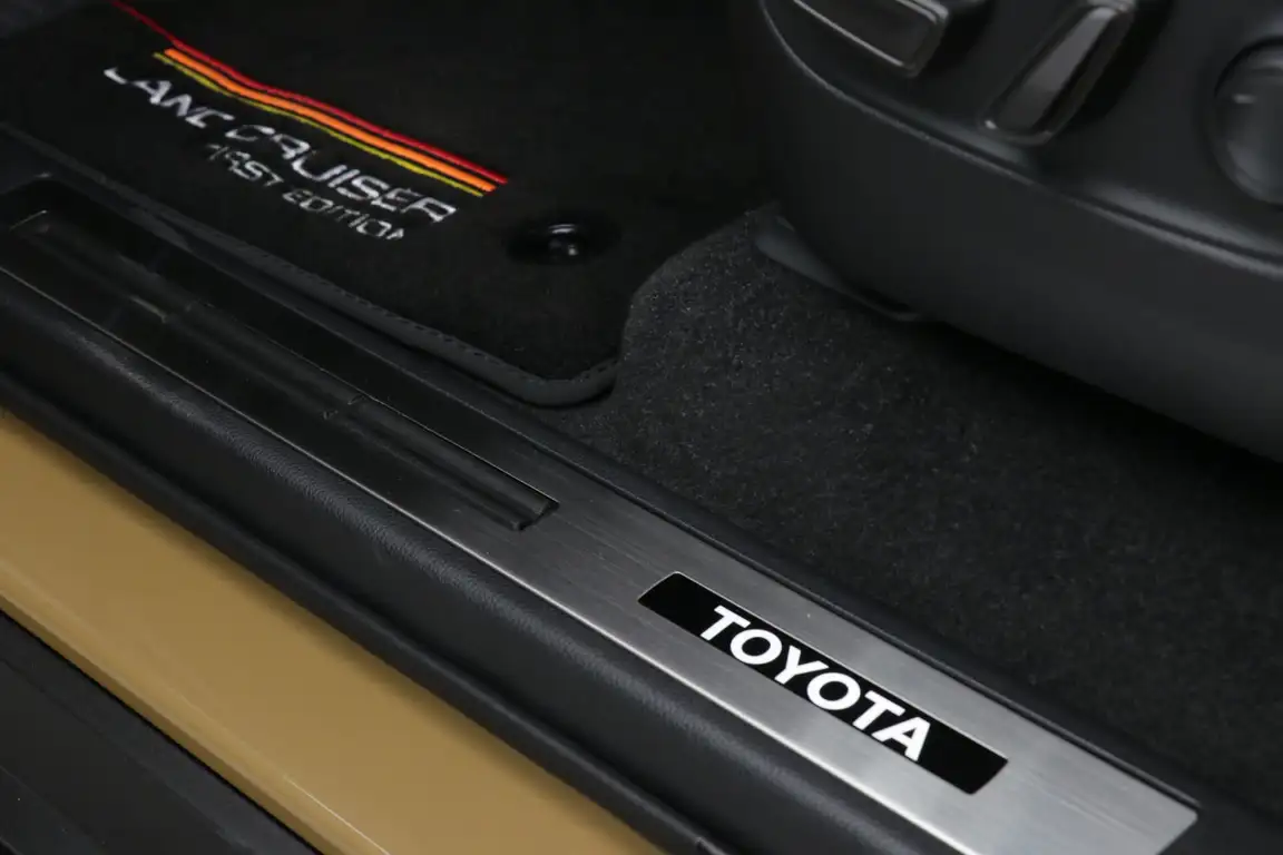 TOYOTA LAND CRUISER