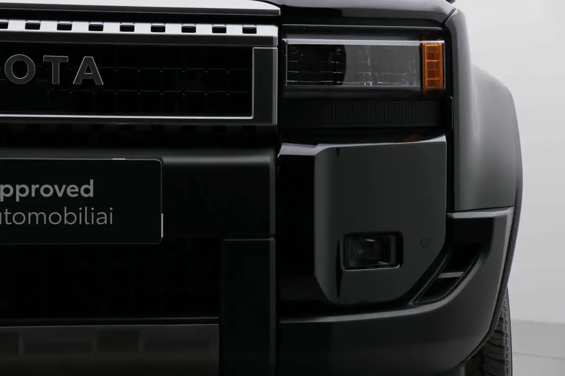 TOYOTA LAND CRUISER