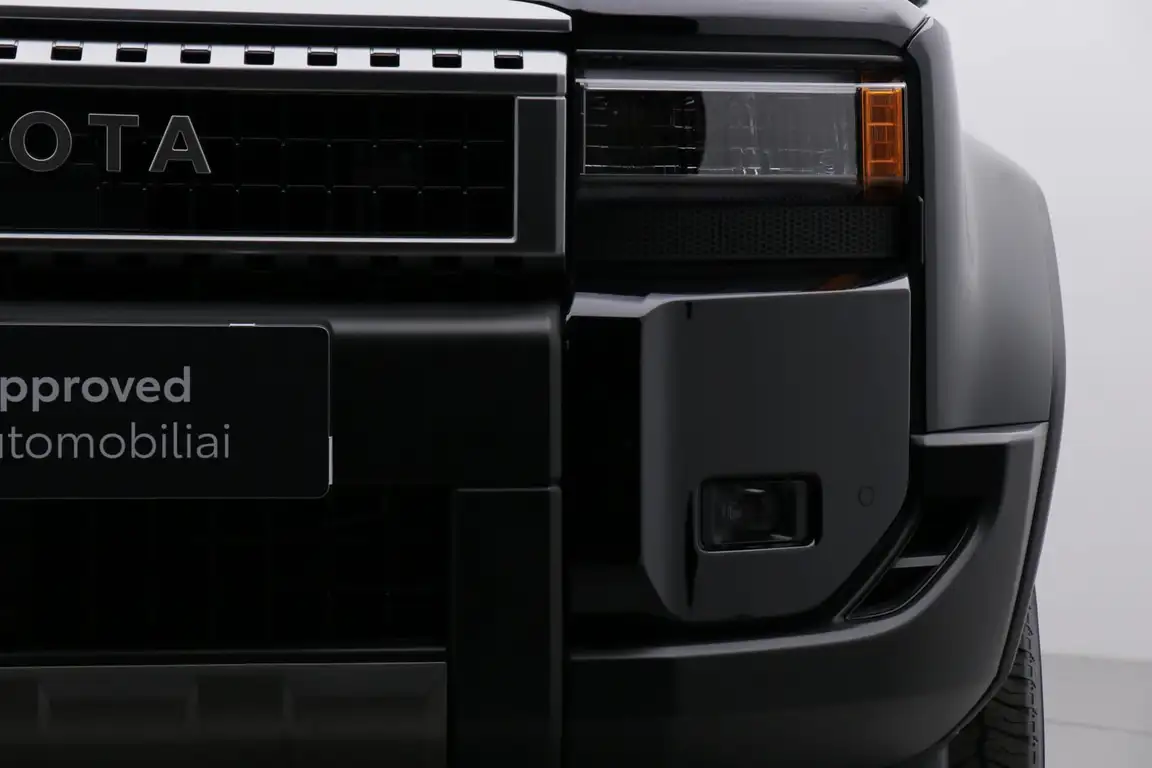 TOYOTA LAND CRUISER