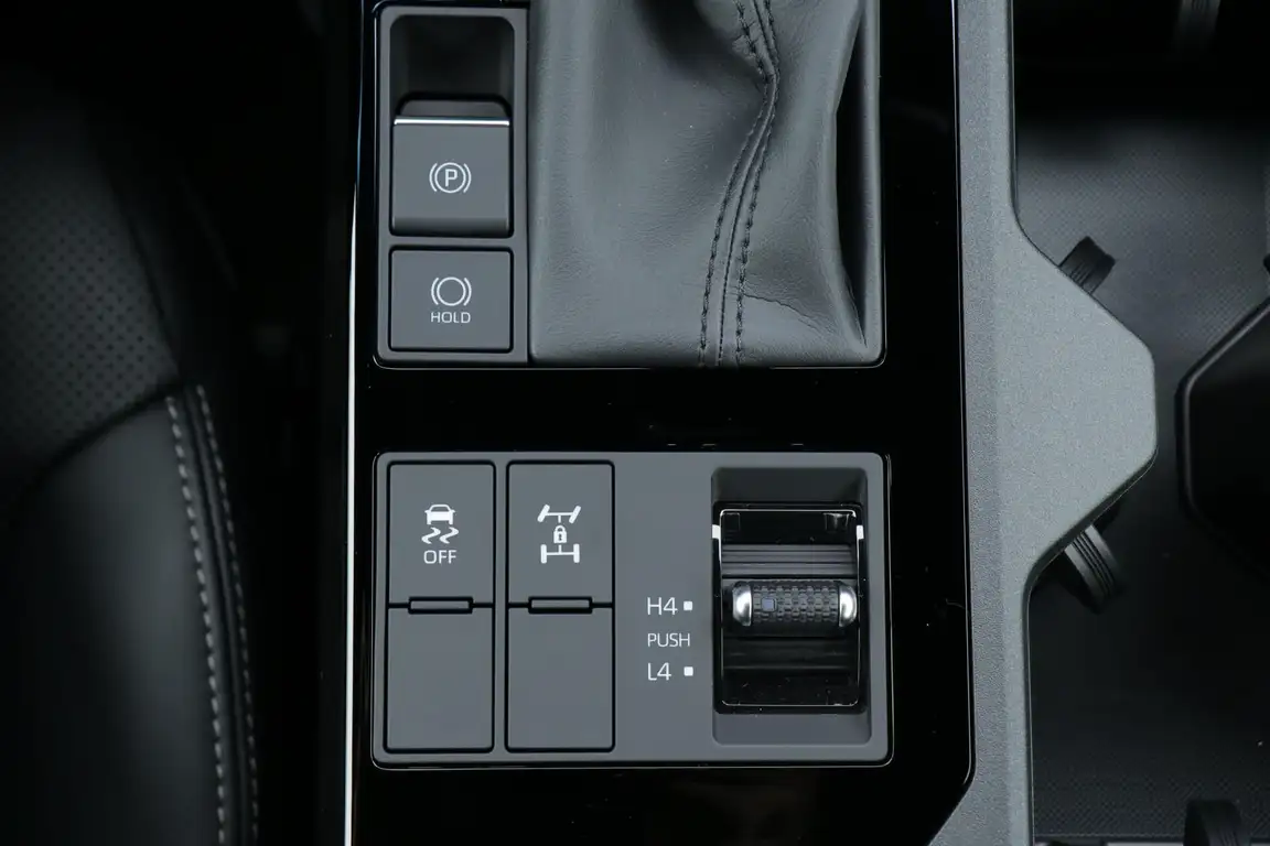 TOYOTA LAND CRUISER