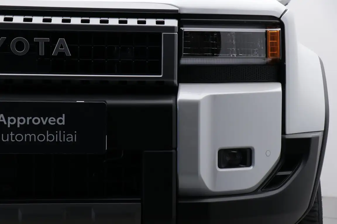 TOYOTA LAND CRUISER