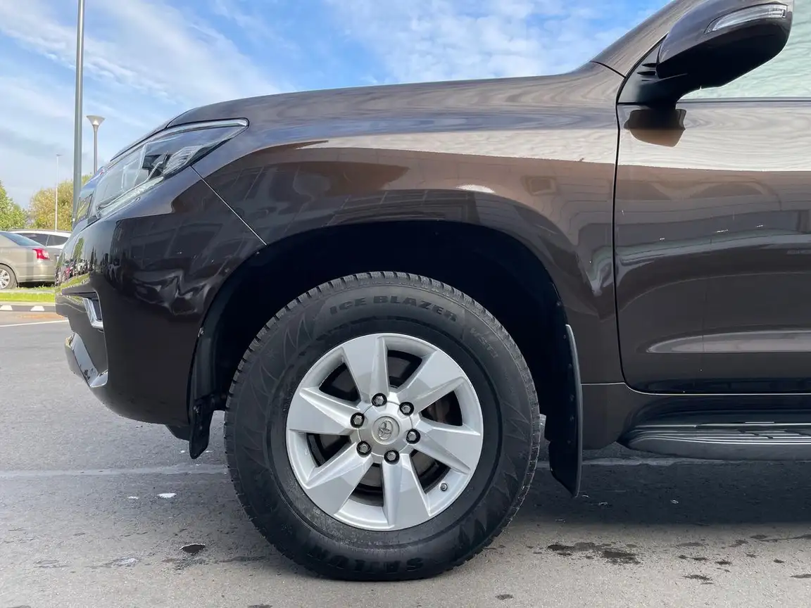 TOYOTA LAND CRUISER