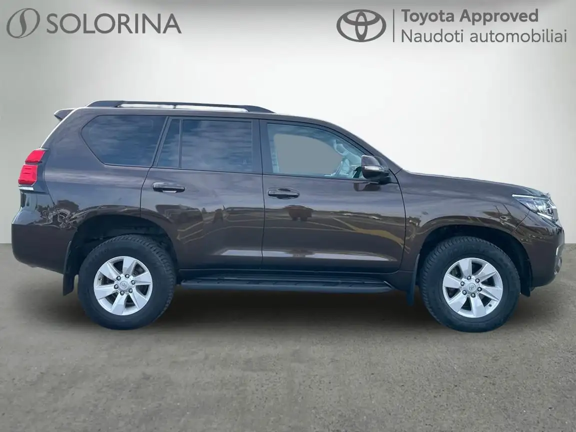 TOYOTA LAND CRUISER