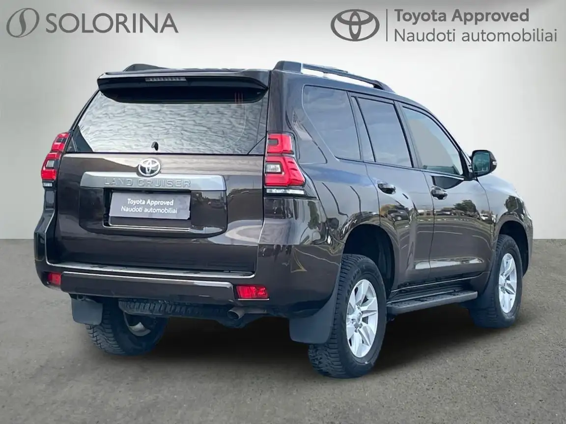 TOYOTA LAND CRUISER