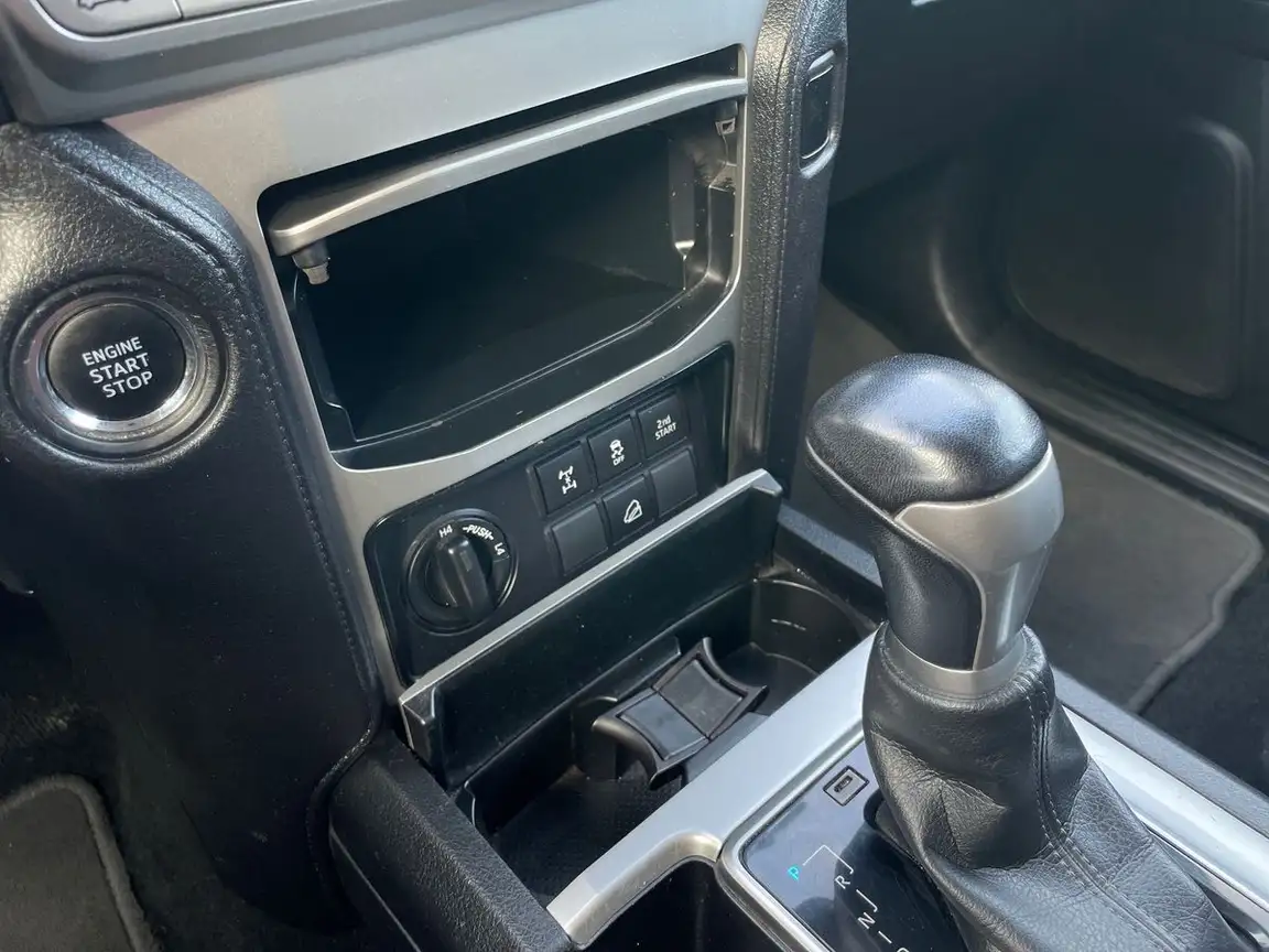 TOYOTA LAND CRUISER