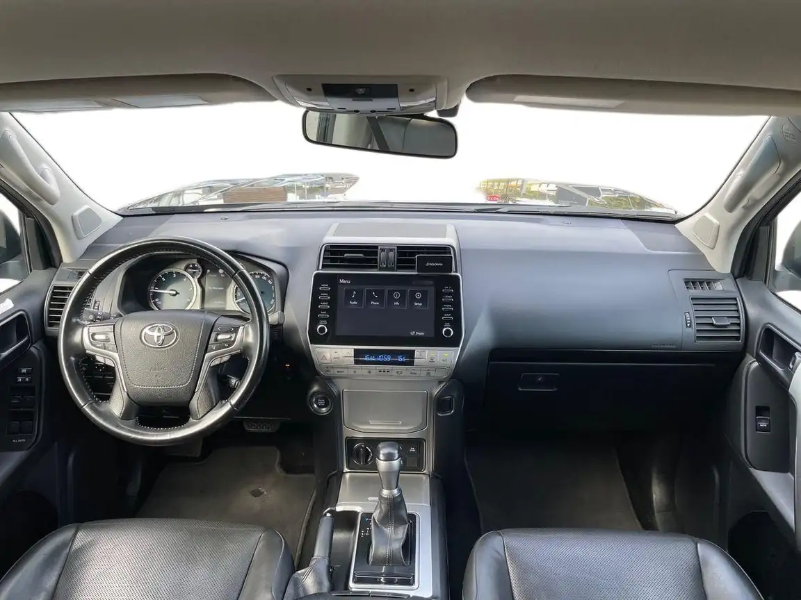 TOYOTA LAND CRUISER