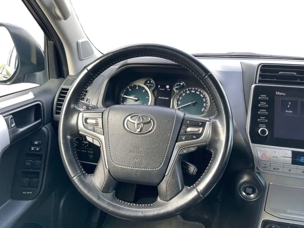 TOYOTA LAND CRUISER