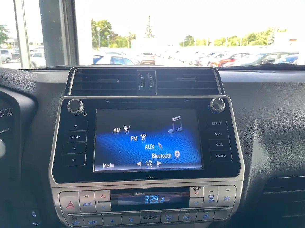 TOYOTA LAND CRUISER