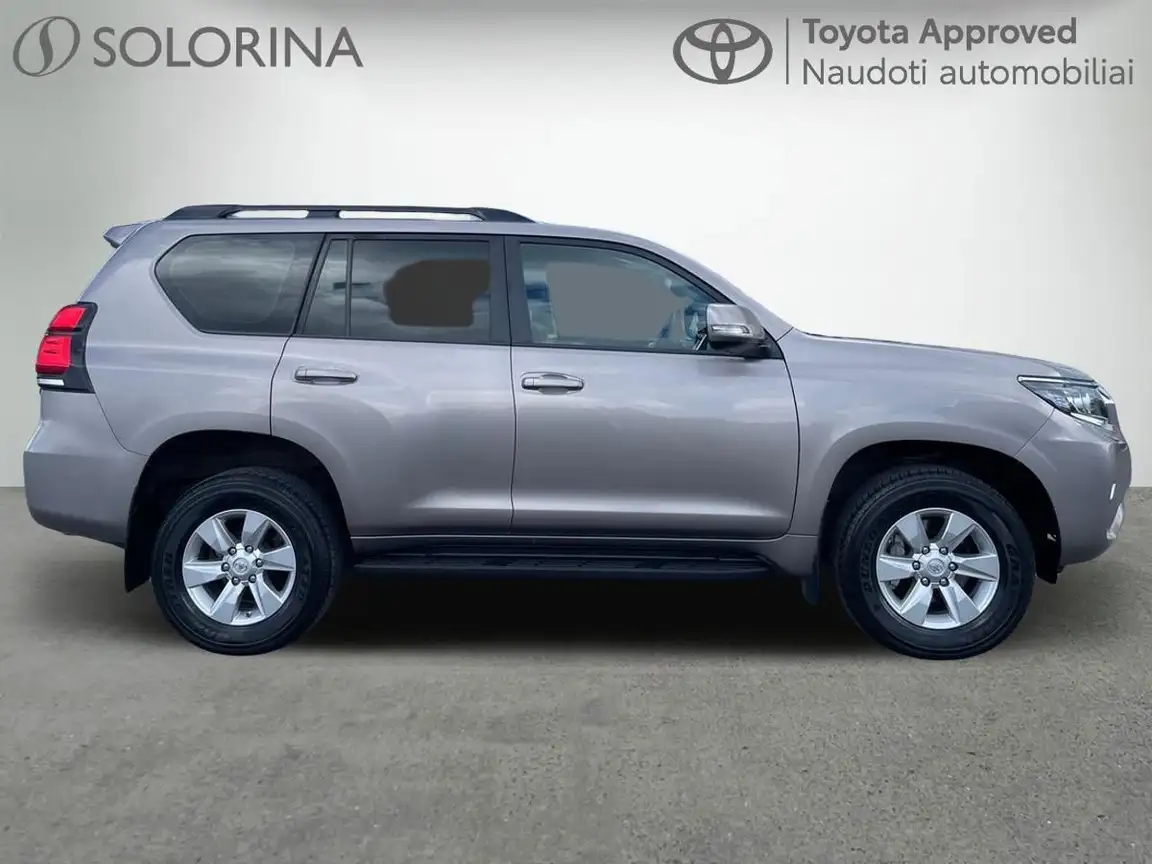TOYOTA LAND CRUISER