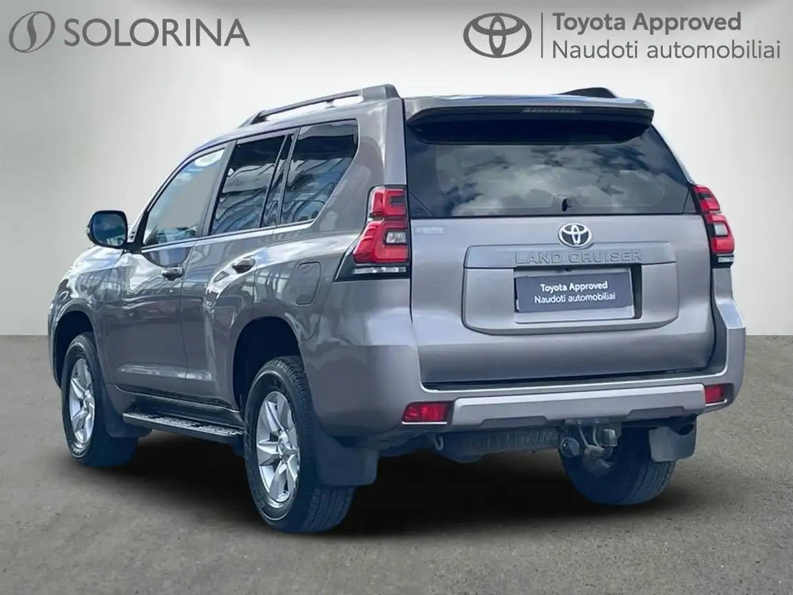 TOYOTA LAND CRUISER