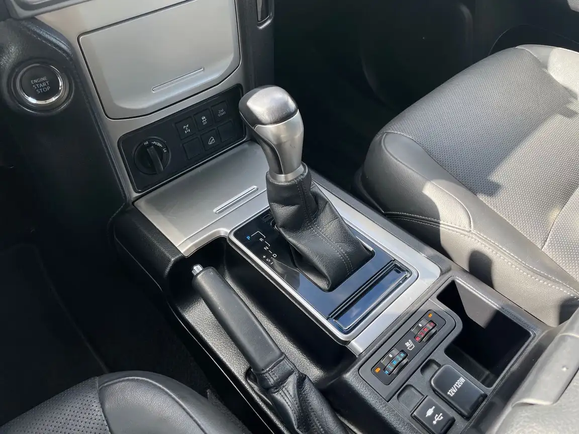 TOYOTA LAND CRUISER