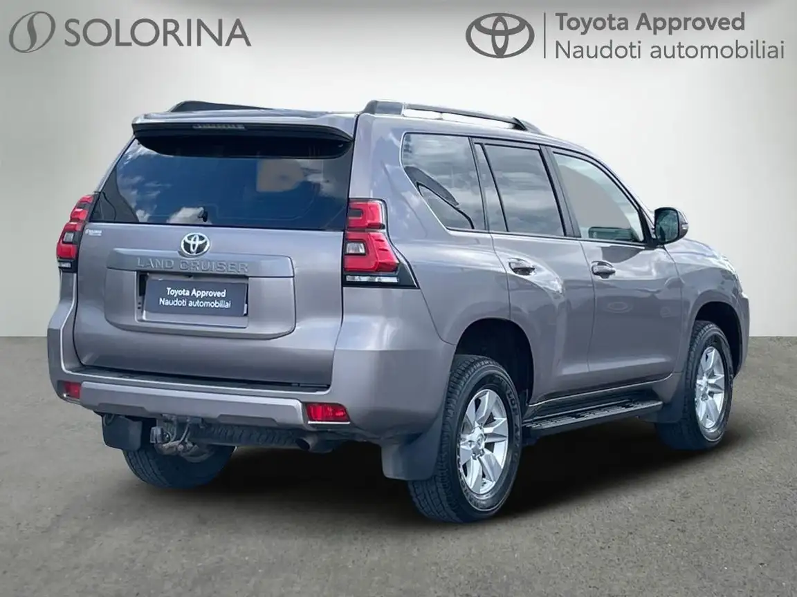 TOYOTA LAND CRUISER