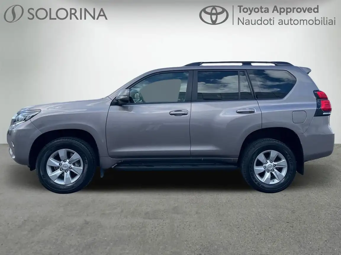 TOYOTA LAND CRUISER
