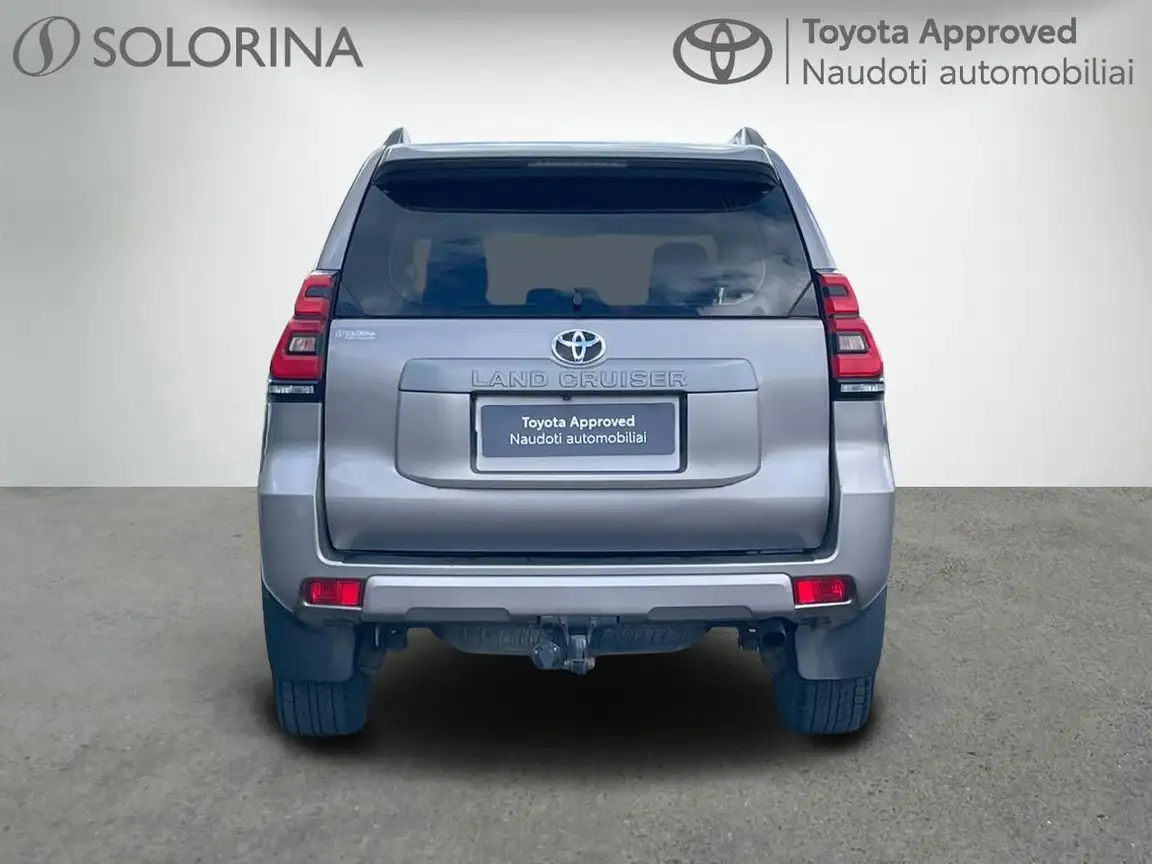 TOYOTA LAND CRUISER