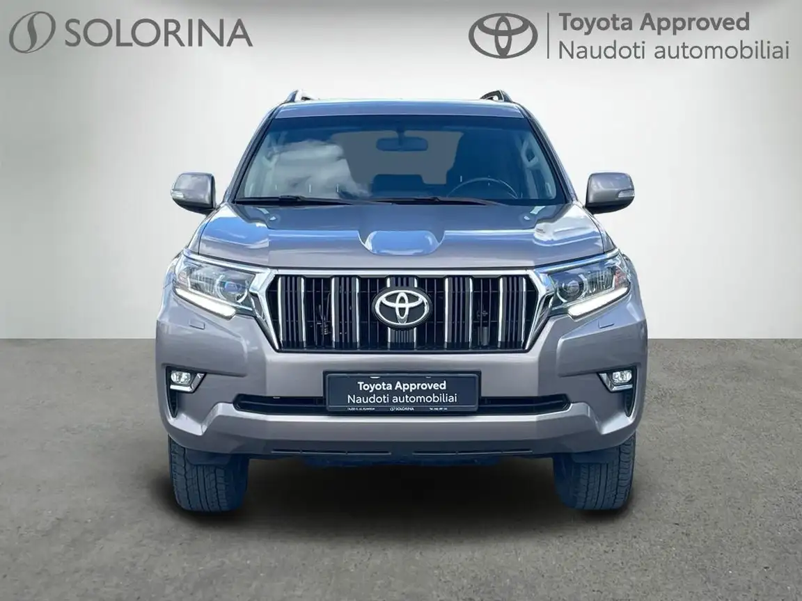 TOYOTA LAND CRUISER
