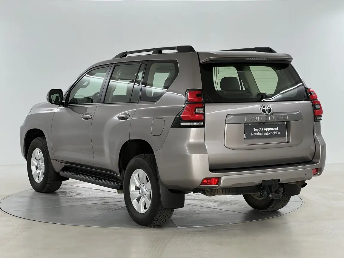 TOYOTA LAND CRUISER