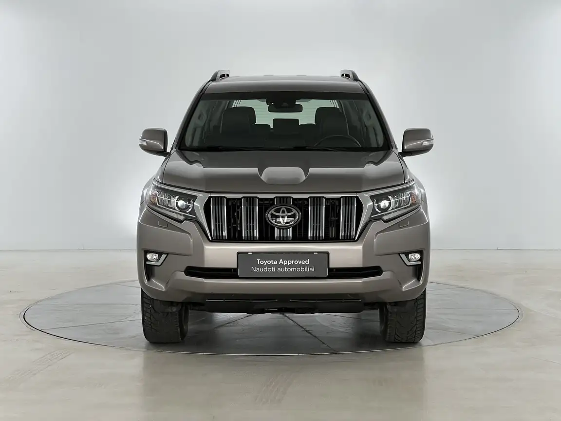 TOYOTA LAND CRUISER