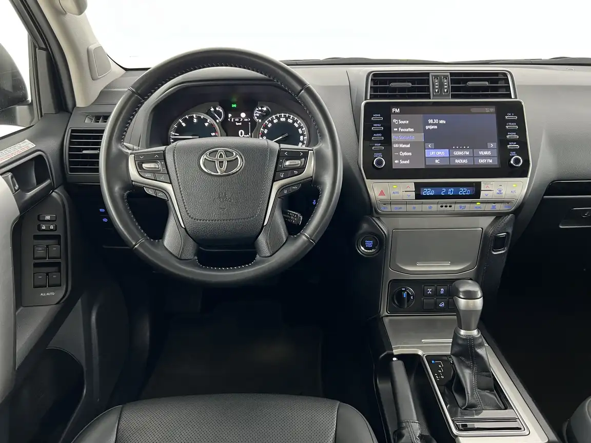 TOYOTA LAND CRUISER