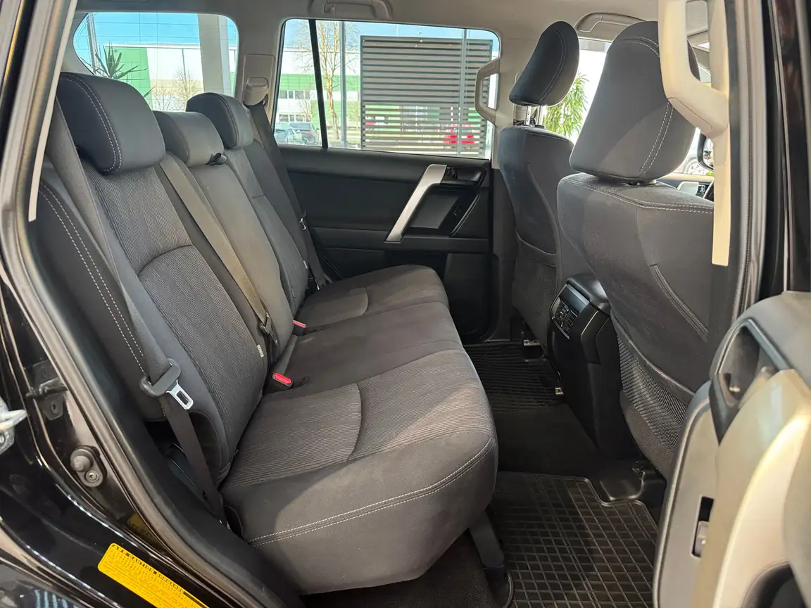 TOYOTA LAND CRUISER