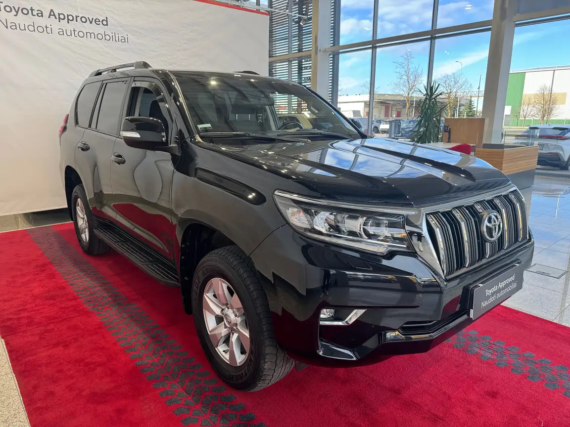 TOYOTA LAND CRUISER