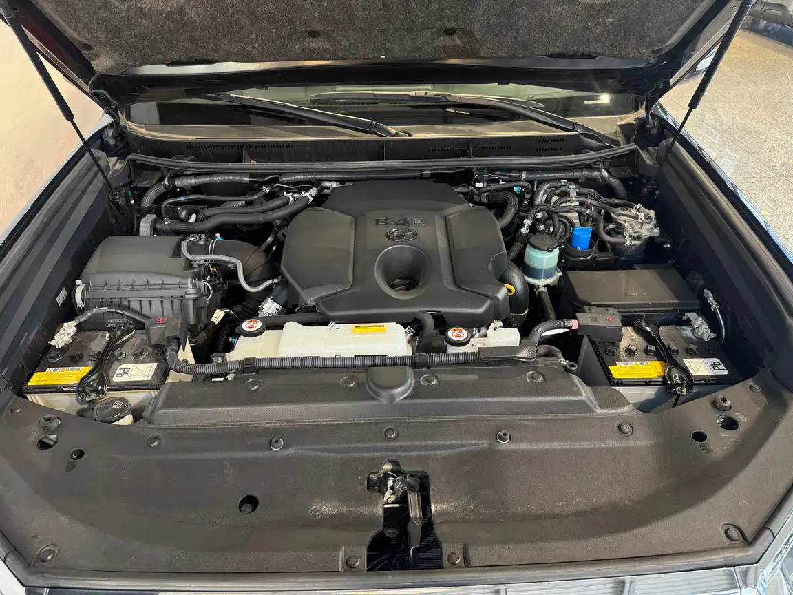 TOYOTA LAND CRUISER