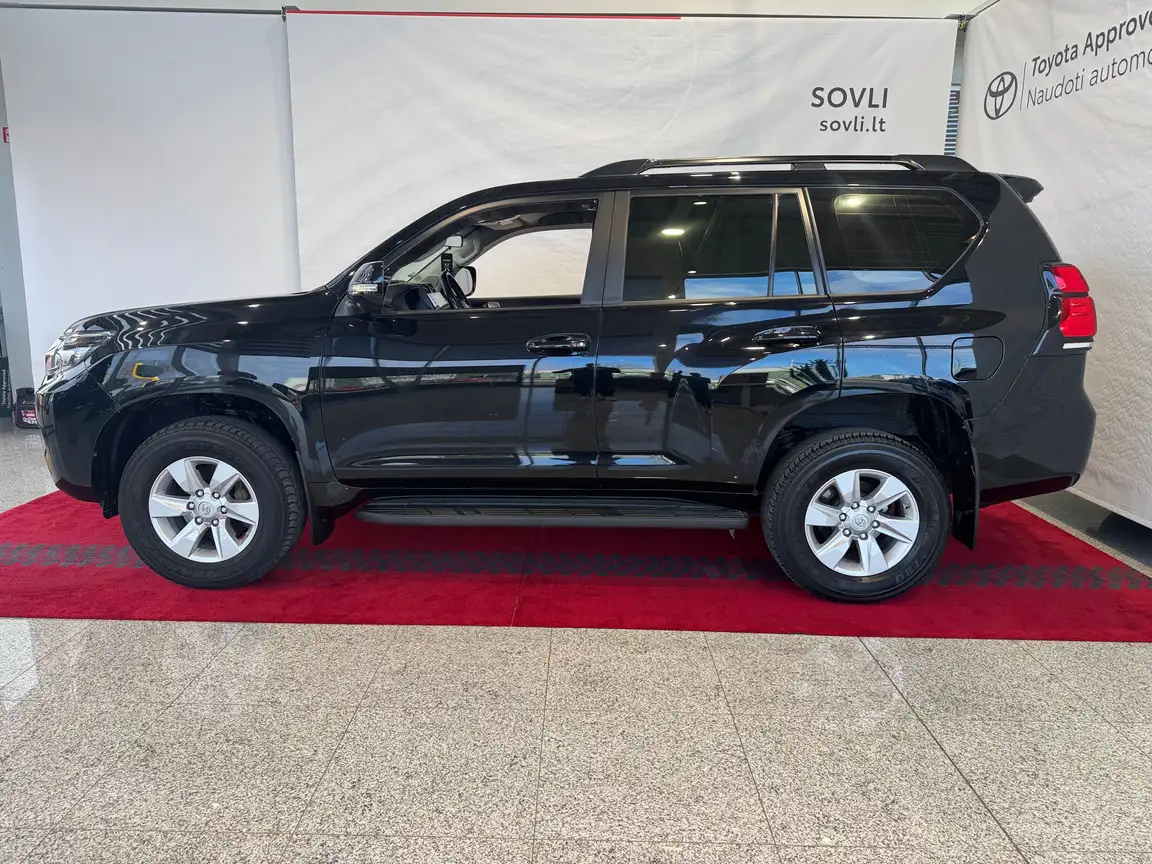 TOYOTA LAND CRUISER