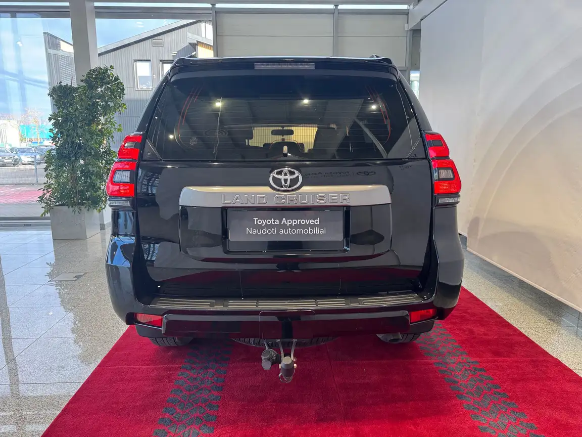 TOYOTA LAND CRUISER