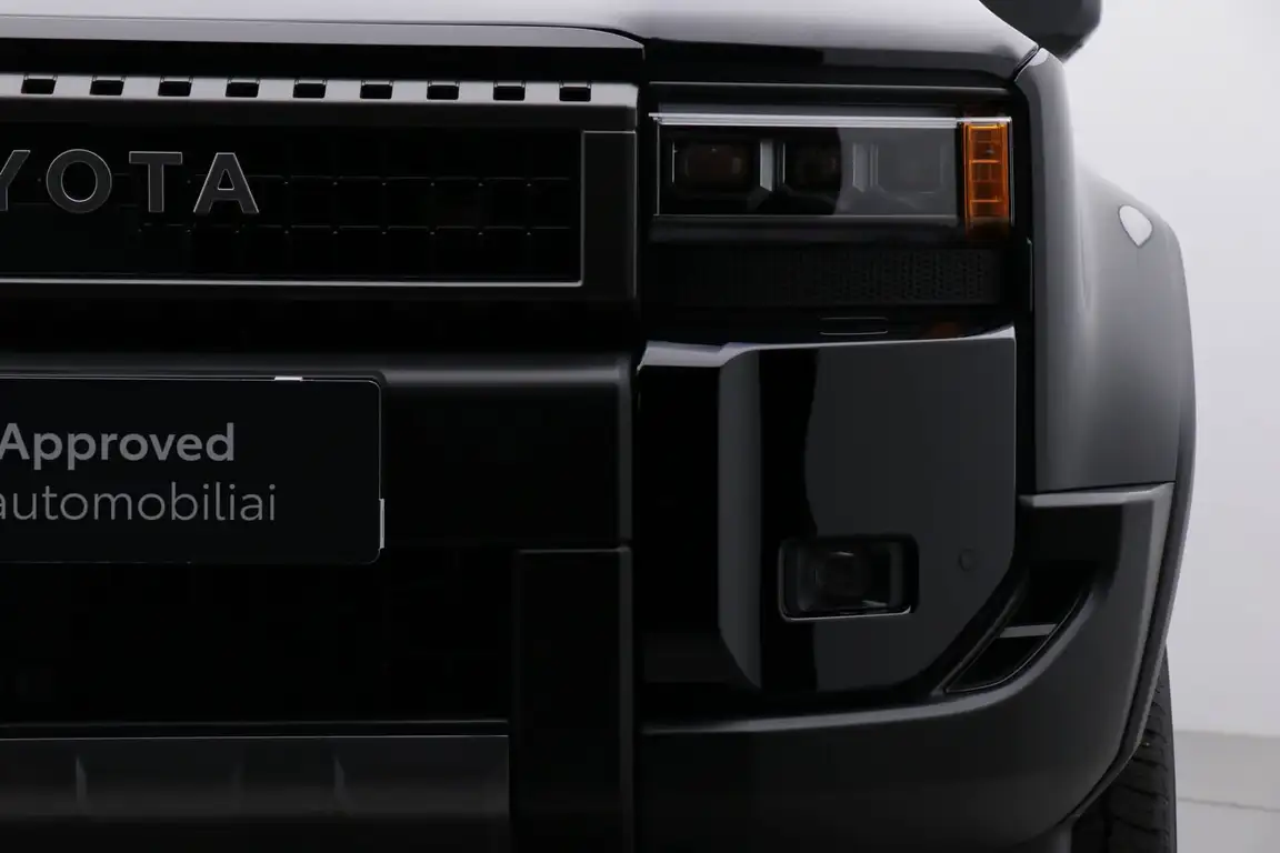 TOYOTA LAND CRUISER
